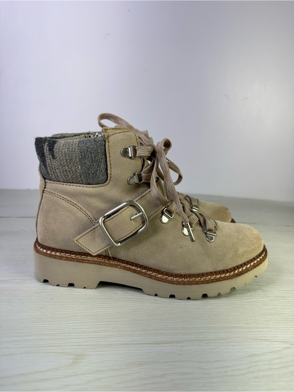 Bionica Tan Suede Slip Resistant Hiking boots Women’s size 8 M